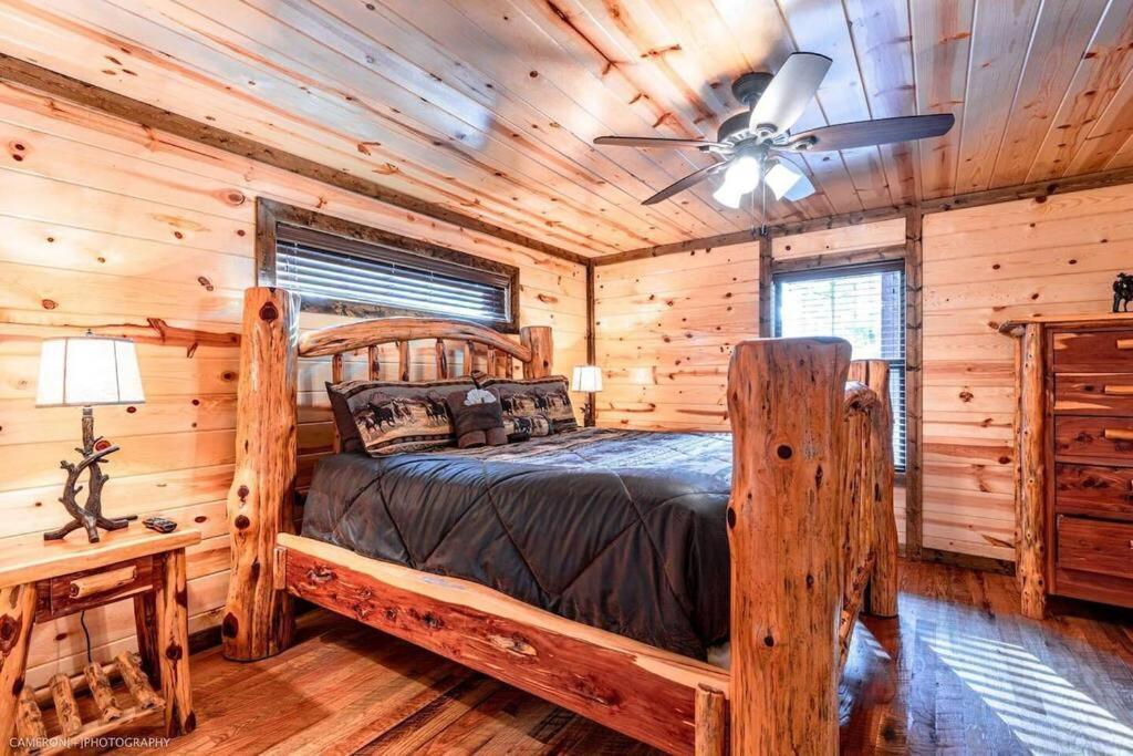 Iron Horse Lodge Sleeps 18, Games, Fire Pit, Hot Tub, Ev, More Broken Bow Exterior photo