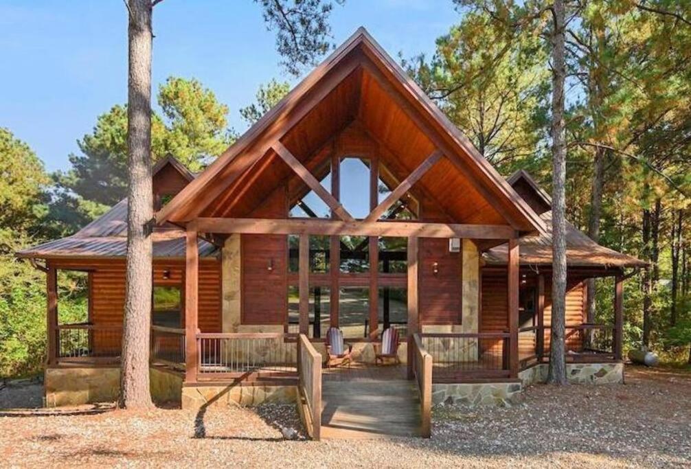 Iron Horse Lodge Sleeps 18, Games, Fire Pit, Hot Tub, Ev, More Broken Bow Exterior photo
