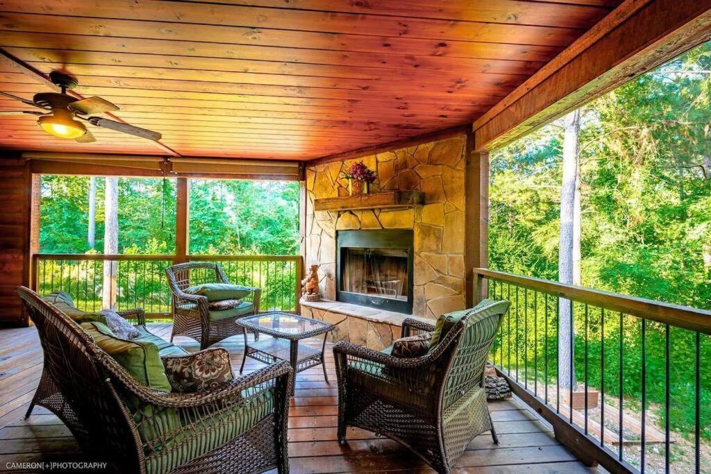 Iron Horse Lodge Sleeps 18, Games, Fire Pit, Hot Tub, Ev, More Broken Bow Exterior photo