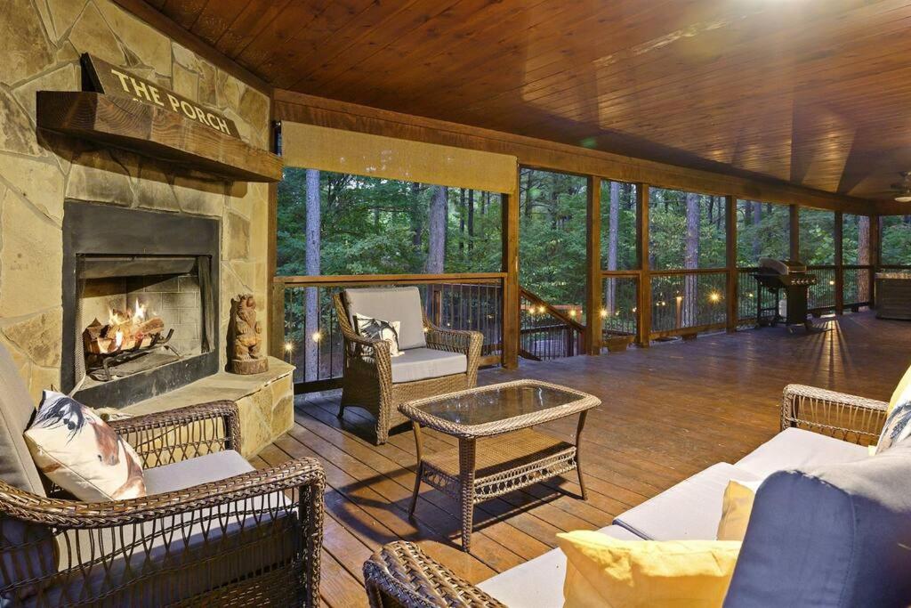 Iron Horse Lodge Sleeps 18, Games, Fire Pit, Hot Tub, Ev, More Broken Bow Exterior photo